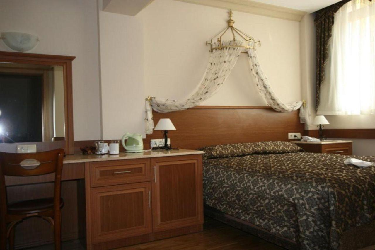 Hotel Peninsula Grand Bombay Exterior foto