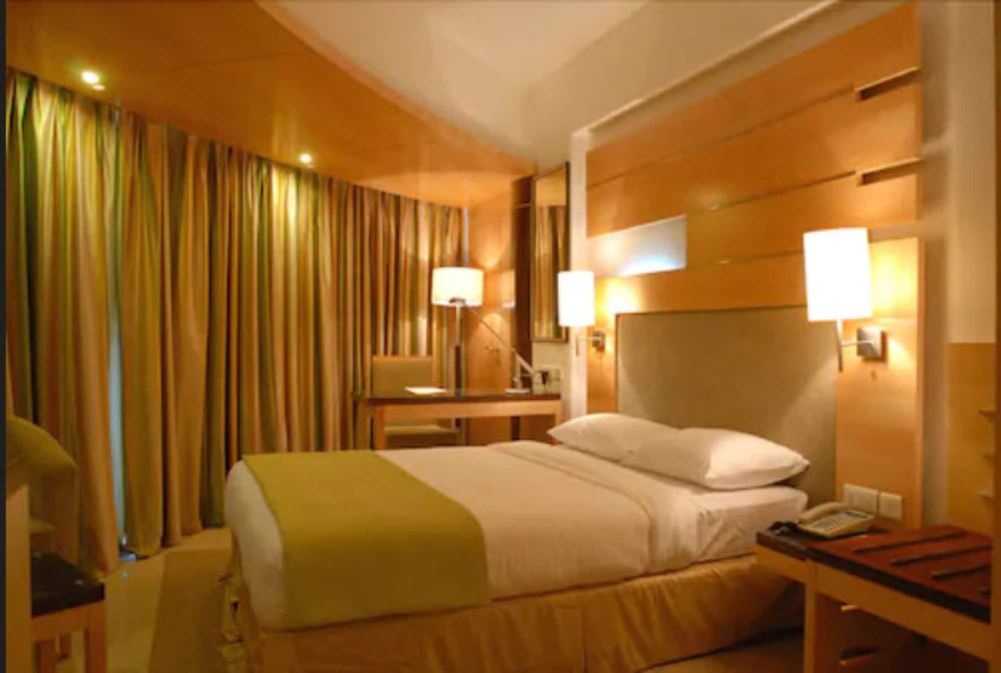 Hotel Peninsula Grand Bombay Exterior foto