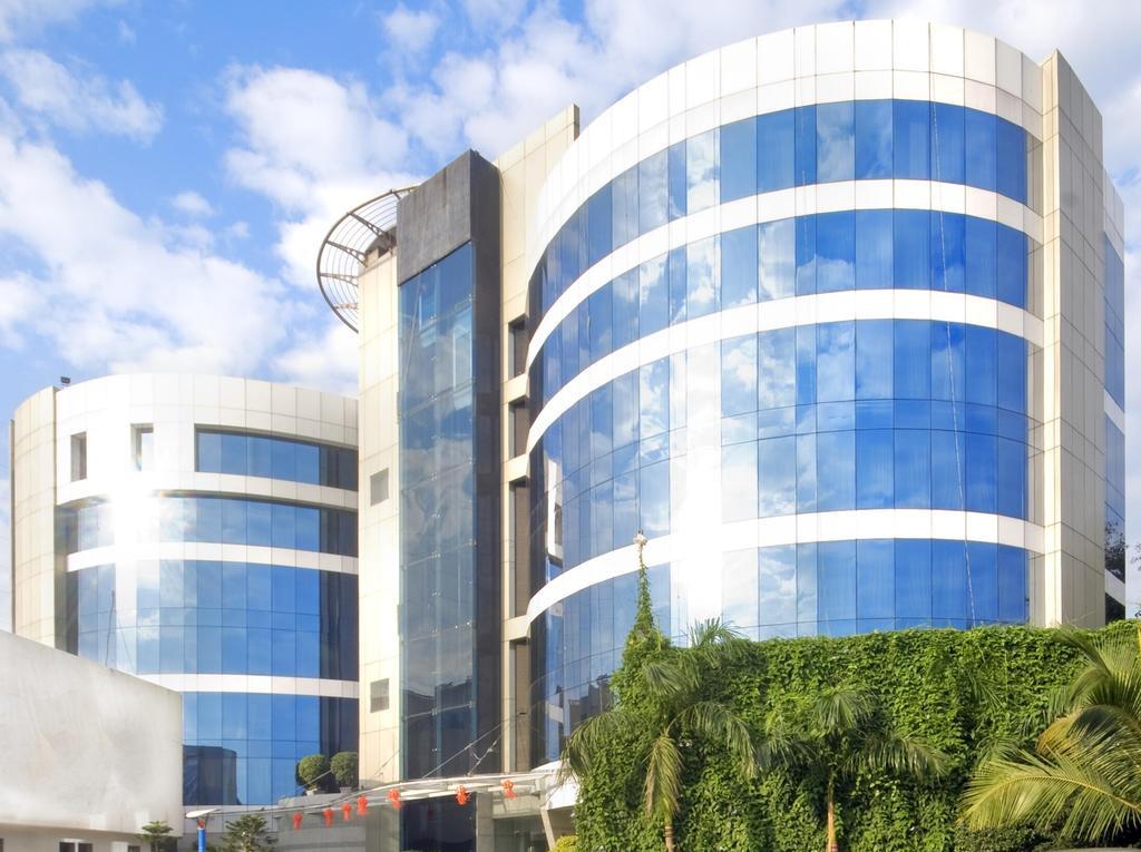 Hotel Peninsula Grand Bombay Exterior foto